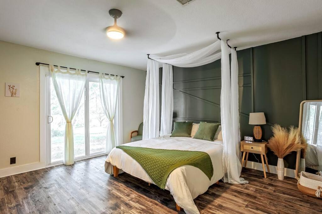 Cozy Lakefront Home W/ Pool -7 Mins From Legoland Уинтър Хевън Екстериор снимка